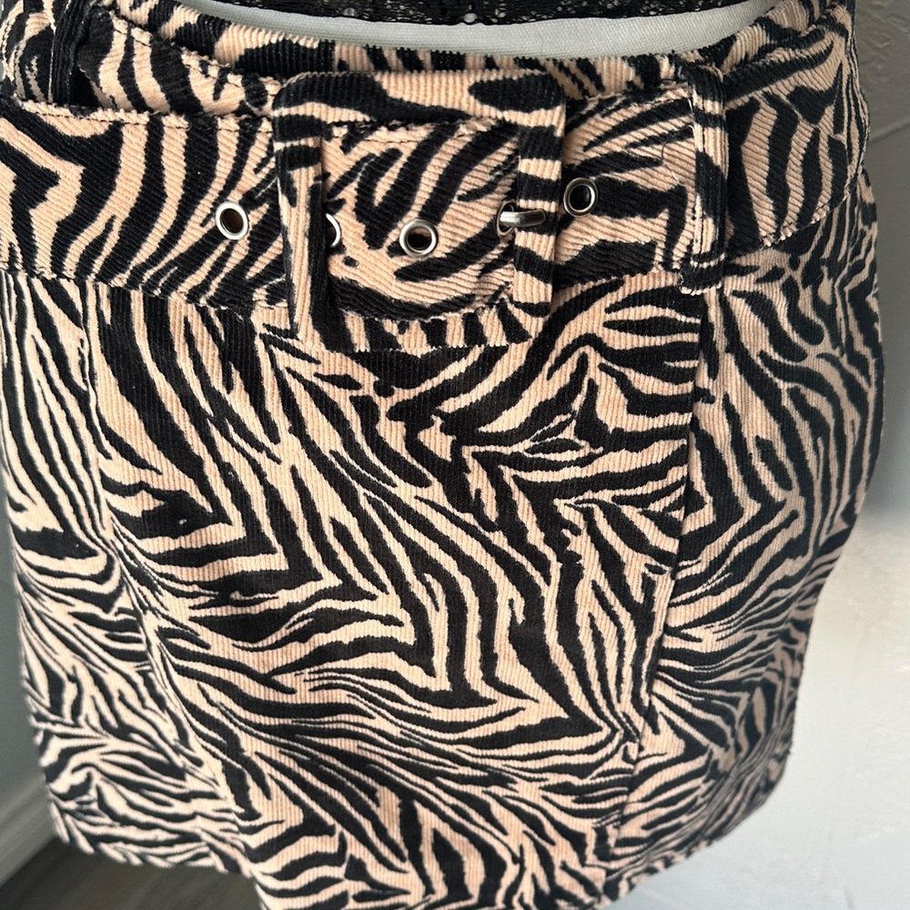 Zebra Print Pencil Skirt - Picture 3 of 10